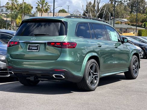 Used 2025 Mercedes-Benz GLS 450 4MATIC image 3