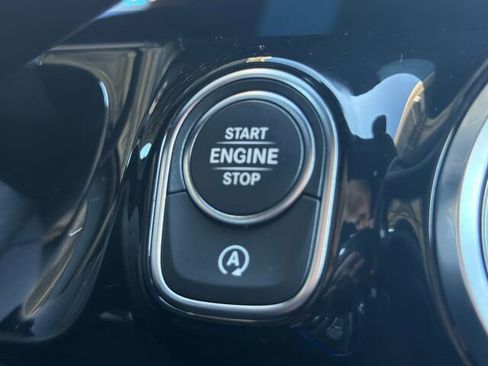 Used 2025 Mercedes-Benz GLA 250 4MATIC image 26