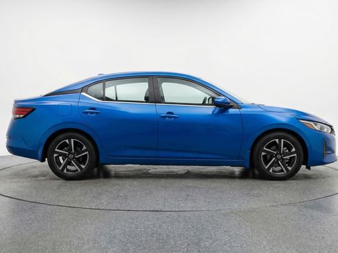 Used 2025 Nissan Sentra SV FWD image 11