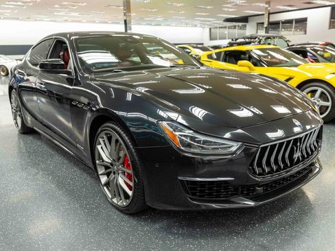 Used 2018 Maserati Ghibli S GranLusso image 3