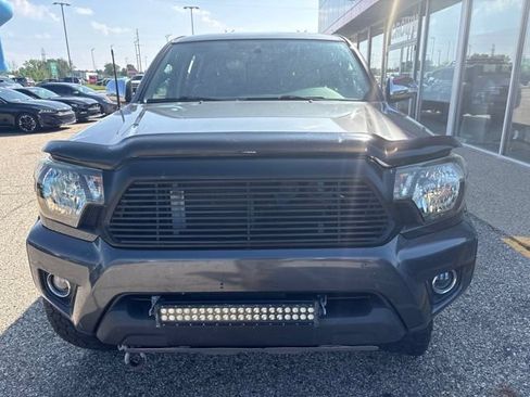 Used 2013 Toyota Tacoma 4x4 Double Cab w/ Limited Pkg image 3