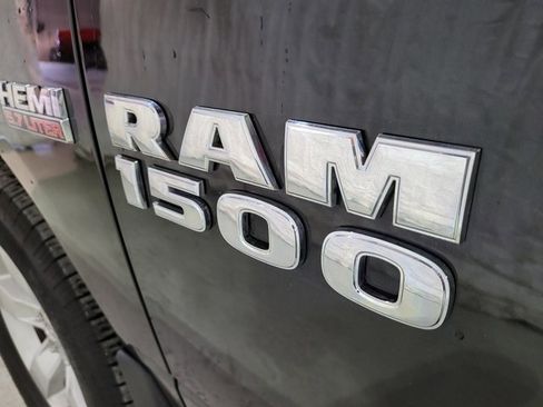 Used 2018 RAM 1500 ST w/ SXT Appearance Group image 28