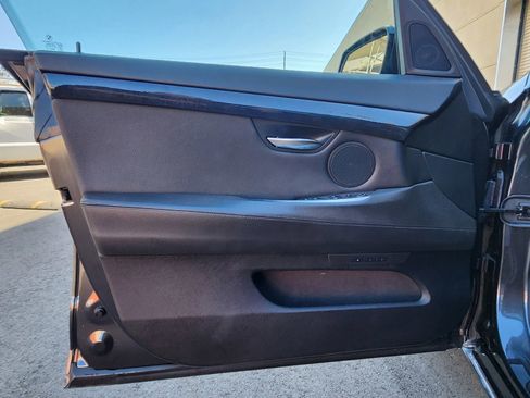 Used 2011 BMW 550i image 16