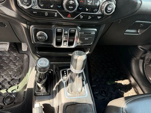 Used 2021 Jeep Wrangler Unlimited Sahara image 9