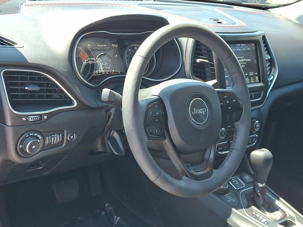 Used 2022 Jeep Cherokee Trailhawk w/ Comfort/Convenience Group AWD/4WD image 25