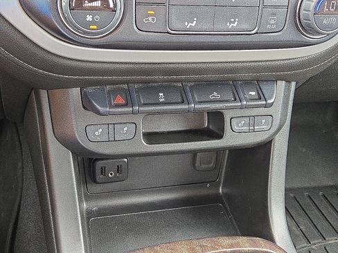Used 2022 GMC Canyon Elevation w/ Elevation Premium Package AWD/4WD image 30