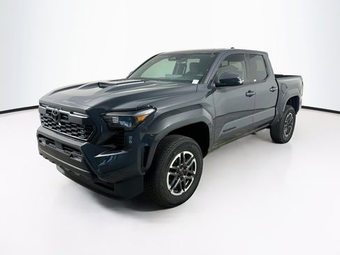 Used 2026 Toyota Tacoma TRD Sport w/ TRD Sport Upgrade Package AWD/4WD image 3