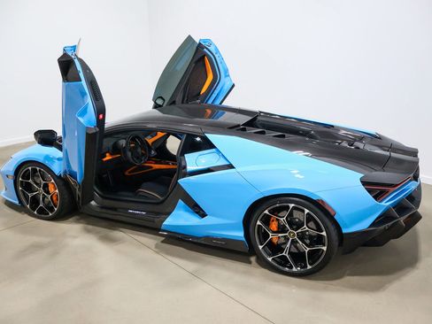 Used 2025 Lamborghini Revuelto AWD/4WD image 14