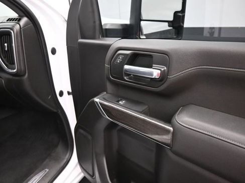 Used 2023 Chevrolet Silverado 2500 LTZ AWD/4WD image 25