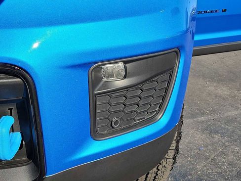 Used 2022 Jeep Grand Cherokee Trailhawk w/ Advanced Protech Group II image 11