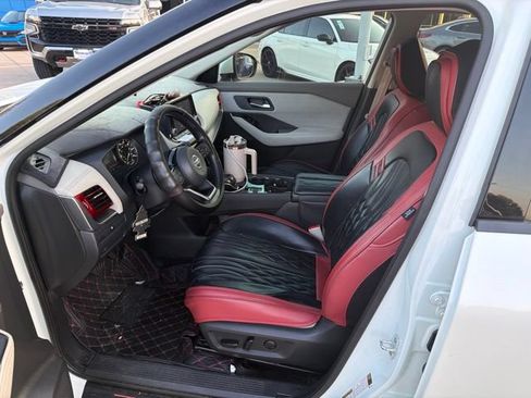Used 2021 Nissan Rogue SV FWD image 12