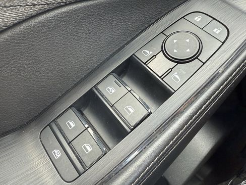 Used 2023 Nissan Rogue SV image 22