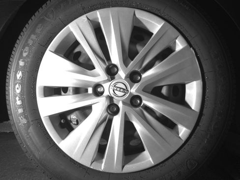Used 2025 Nissan Sentra S FWD image 15