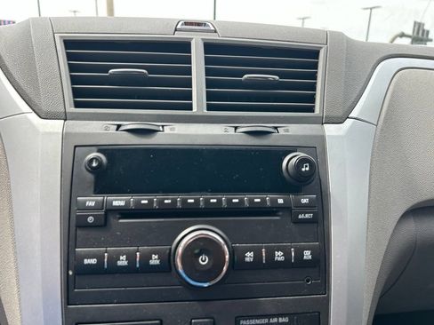 Used 2011 Chevrolet Traverse LS FWD image 16