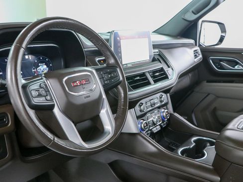 Used 2022 GMC Yukon XL SLT w/ SLT Premium Package RWD image 26