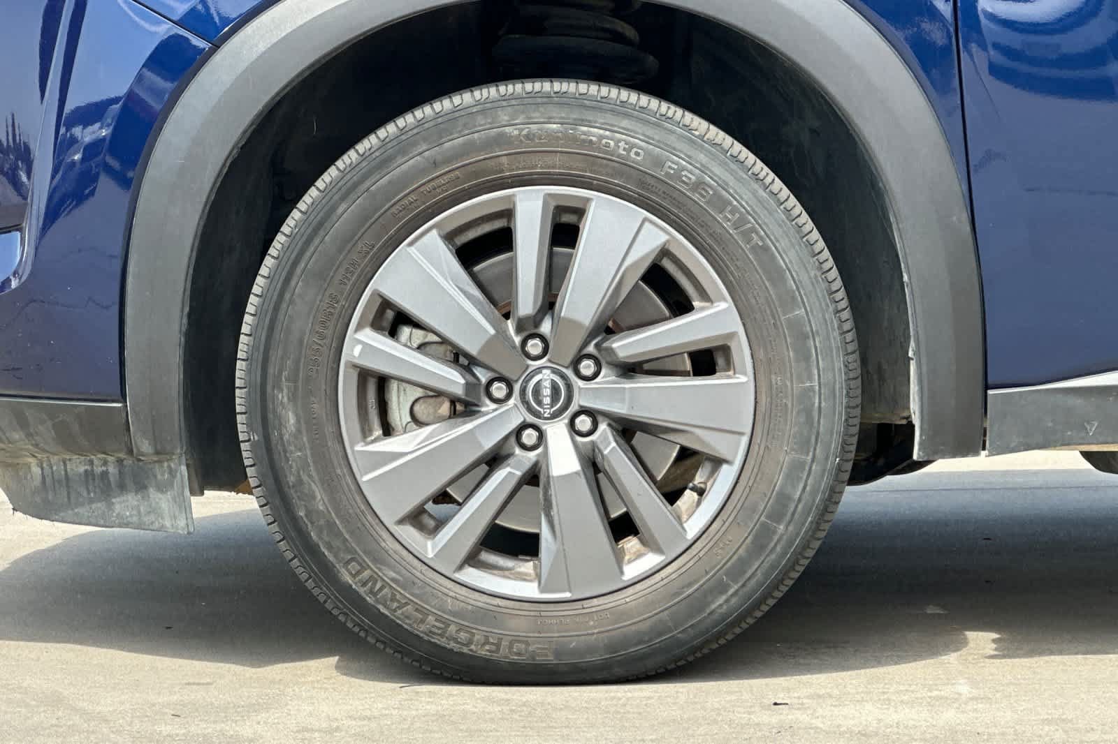Used 2024 Nissan Pathfinder SV FWD image 12