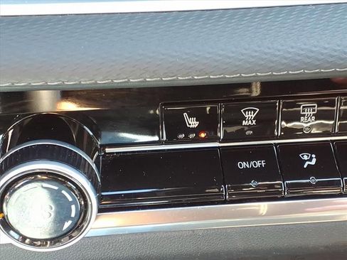 Used 2025 Chevrolet Equinox LT image 14