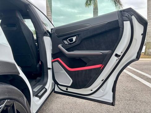 Used 2024 Lamborghini Urus Performante image 27