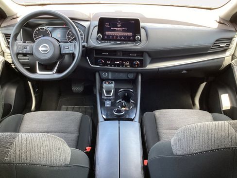 Used 2023 Nissan Rogue SV image 4