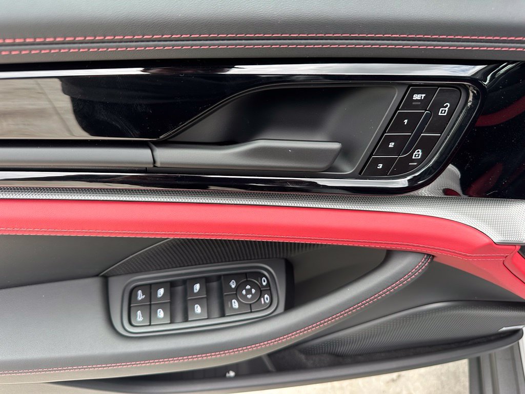 Used 2026 Porsche Panamera RWD image 17