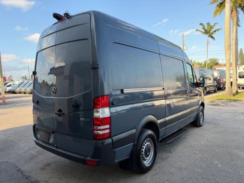 Used 2018 Mercedes-Benz Sprinter 2500 image 6