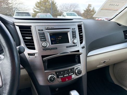 Used 2014 Subaru Outback 2.5i Premium image 9
