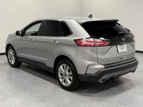 Used 2023 Ford Edge Titanium AWD/4WD image 6