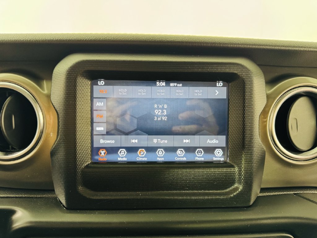 Used 2021 Jeep Wrangler Unlimited Sahara AWD/4WD image 15