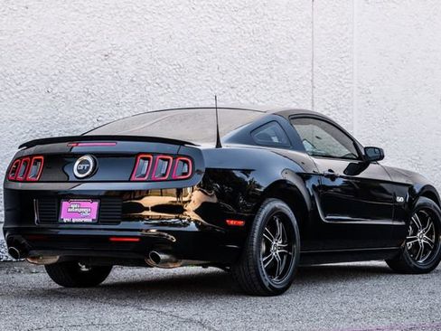 Used 2013 Ford Mustang GT Premium image 48
