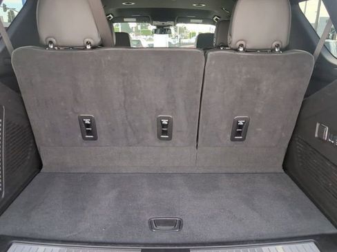 Used 2025 GMC Yukon Denali image 31