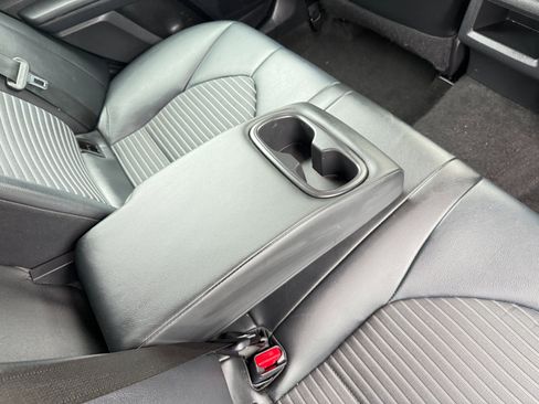 Used 2021 Toyota Camry SE image 33