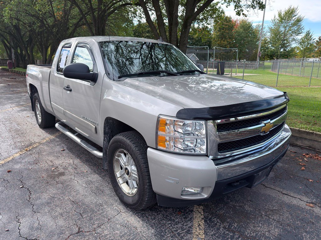 Used 2008 Chevrolet Silverado 1500 LT w/ Power Pack Plus AWD/4WD image 2