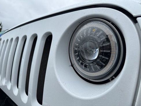 Used 2017 Jeep Wrangler Sport image 30