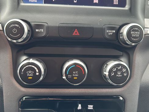 Used 2022 RAM 1500 Big Horn AWD/4WD image 17