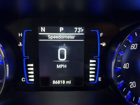 Used 2023 Chrysler Voyager LX image 26