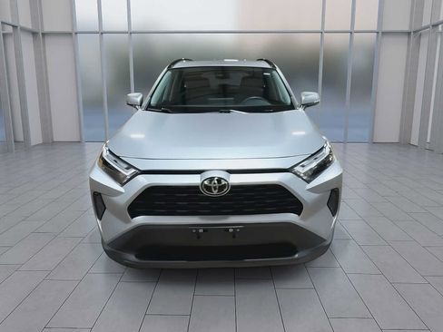 Used 2025 Toyota RAV4 XLE AWD/4WD image 3