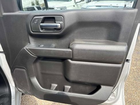 Used 2022 Chevrolet Silverado 1500 Custom image 17