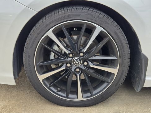 Used 2018 Toyota Camry XSE w/ Driver Assist Package image 9