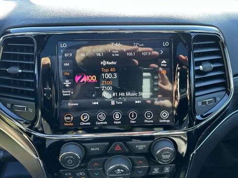 Used 2019 Jeep Grand Cherokee Limited AWD/4WD image 20