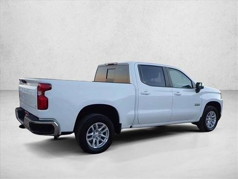 Used 2022 Chevrolet Silverado 1500 LT w/ Convenience Package II image 4