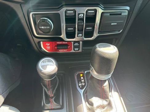 Used 2022 Jeep Wrangler Unlimited Rubicon AWD/4WD image 20