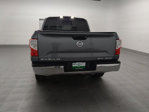 Used 2017 Nissan Titan SV image 6