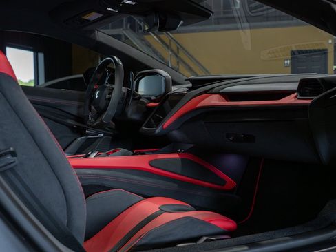 Used 2025 Lamborghini Revuelto AWD/4WD image 55