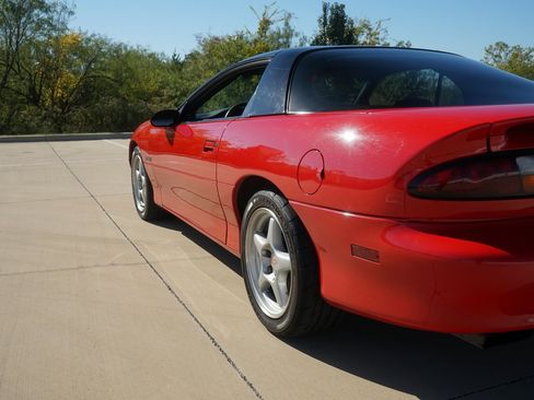 Used 1999 Chevrolet Camaro Z28 w/ Performance Pkg image 29