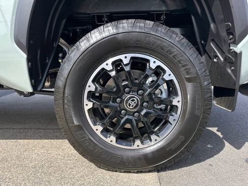 New 2026 Toyota Tundra SR5 AWD/4WD image 27