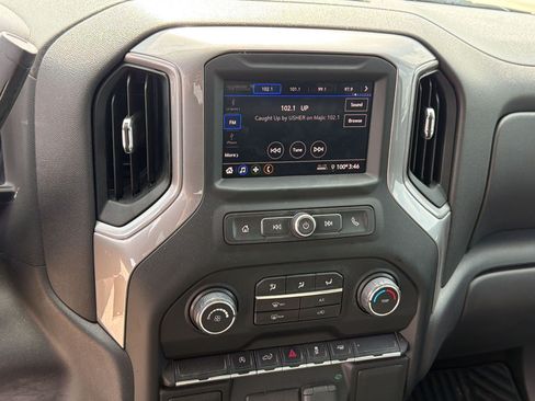 Used 2022 Chevrolet Silverado 1500 Custom RWD image 17