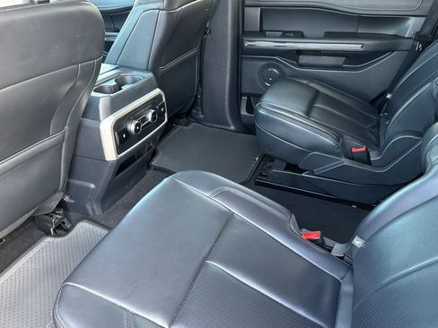 Used 2024 Ford Expedition XLT image 14