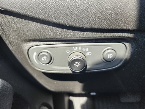 Used 2020 Chevrolet Equinox LT image 17