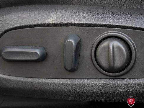 Used 2023 Chevrolet Traverse Premier image 30