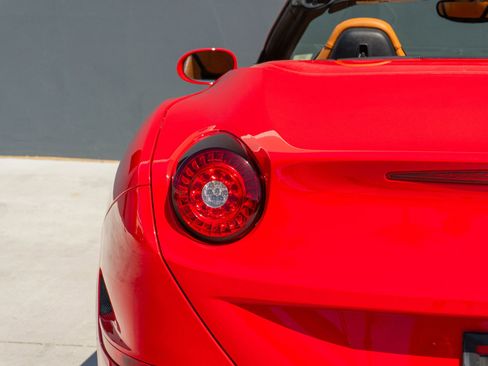 Used 2017 Ferrari California T image 46